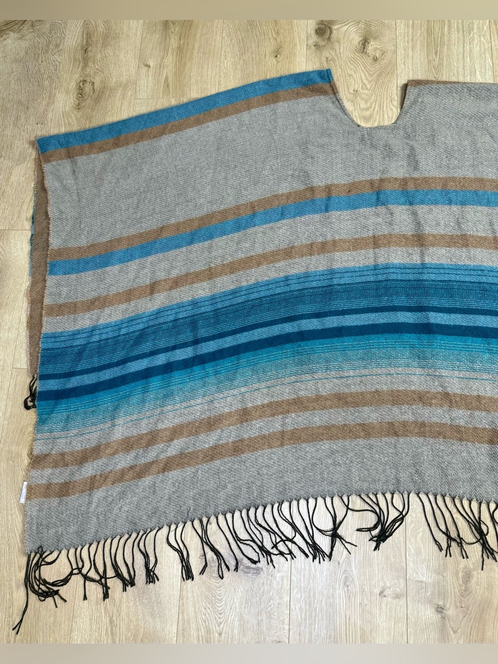 Ariat Women's Southwest Print Poncho Sweater Aztec Oversized One Size - Picture 11 of 11